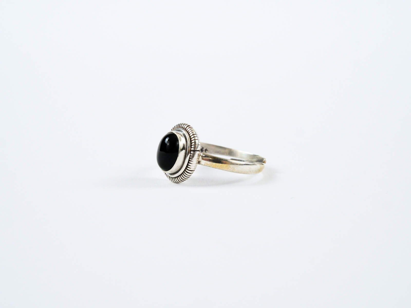 Ring 'Sukash' Schwarzer Onyx